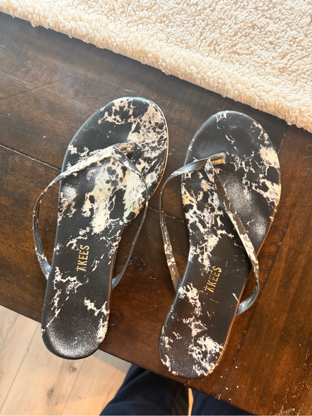 Tkees flip flops